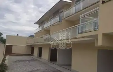 Imagem: A casa em condomínio possui 3 Dormitórios, 3 Banheiros, 2