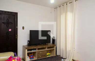 Imagem: A casa possui 3 Dormitórios, 1 Banheiro, 1 Vaga na garagem