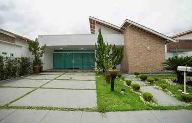 Imagem: A casa em condomínio possui 4 Dormitórios, 3 Banheiros, 2