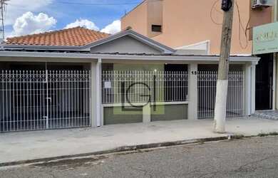 Imagem: A casa para alugar possui 3 Banheiros e 205m² de Área e está