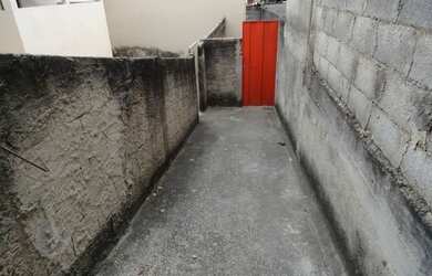 Imagem: A casa possui 1 Dormitório, 1 Banheiro, 40m² de Área e está