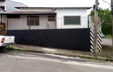 Imagem: A casa possui 2 Dormitórios, 1 Banheiro, 1 Vaga na garagem