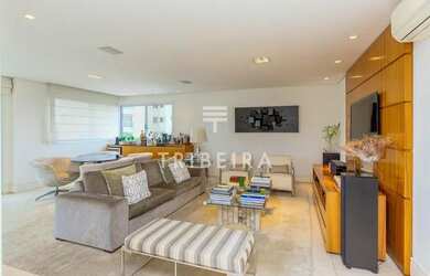 Imagem: O apartamento possui 4 Dormitórios, 5 Banheiros, 4 Vagas na