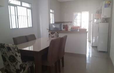 Imagem: A casa possui 3 Dormitórios, 3 Banheiros, 3 Vagas na garagem