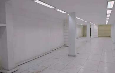 Imagem: O depósito possui 290m² de Área e está localizado em Maracanã