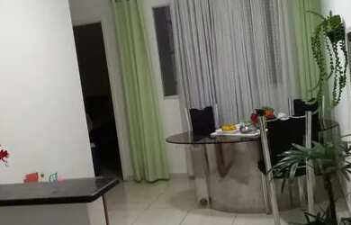 Imagem: O apartamento possui 2 Dormitórios, 1 Banheiro, 1 Vaga na garagem