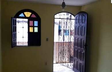 Imagem: A casa possui 2 Dormitórios, 1 Banheiro e está localizado