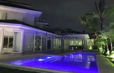 Imagem: A casa em condomínio possui 5 Dormitórios, 5 Banheiros, 5