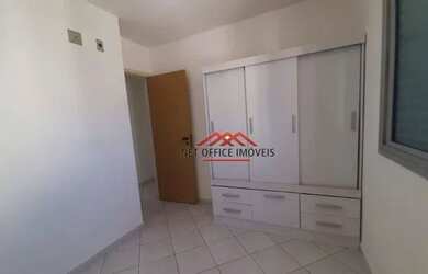 Imagem: O apartamento possui 2 Dormitórios, 1 Banheiro, 2 Vagas na