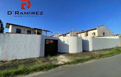 Imagem: A casa possui 4 Dormitórios, 5 Banheiros, 4 Vagas na garagem