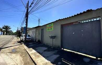 Imagem: A casa possui 2 Dormitórios, 1 Banheiro, 1 Vaga na garagem