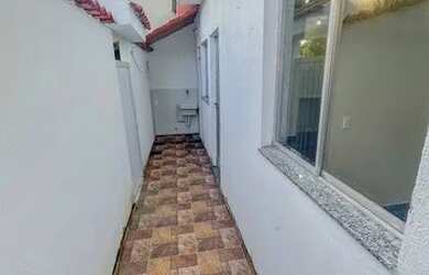 Imagem: A casa possui 1 Dormitório, 1 Banheiro, 42m² de Área e está