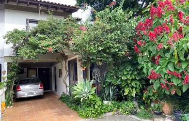 Imagem: A casa em condomínio possui 3 Dormitórios, 3 Banheiros, 2