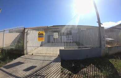 Imagem: A casa possui 2 Dormitórios, 1 Banheiro, 1 Vaga na garagem