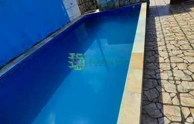 Imagem: A casa possui 2 Dormitórios, 2 Banheiros, 2 Vagas na garagem