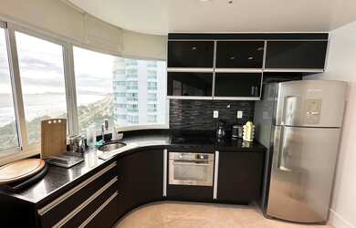 Imagem: O apartamento possui 2 Dormitórios, 3 Banheiros, 1 Vaga na