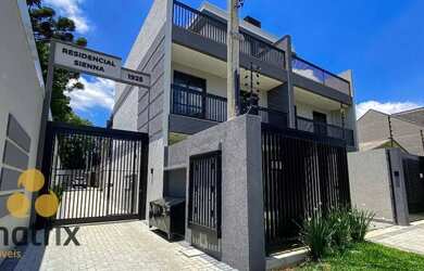 Imagem: A casa possui 3 Dormitórios, 3 Banheiros, 1 Vaga na garagem