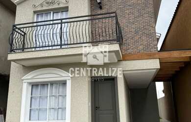 Imagem: A casa possui 3 Dormitórios, 1 Banheiro, 2 Vagas na garagem