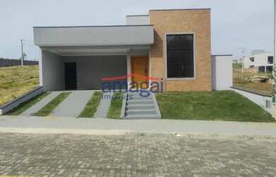 Imagem: A casa em condomínio possui 3 Dormitórios, 4 Banheiros, 2