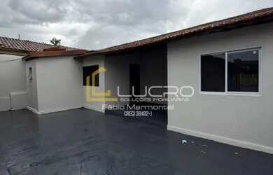 Imagem: A casa possui 2 Dormitórios, 1 Banheiro, 4 Vagas na garagem