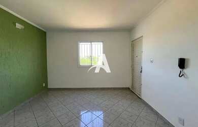 Imagem: O apartamento possui 2 Dormitórios, 1 Banheiro, 1 Vaga na garagem