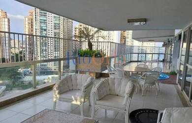 Imagem: O apartamento possui 4 Dormitórios, 5 Banheiros, 2 Vagas na