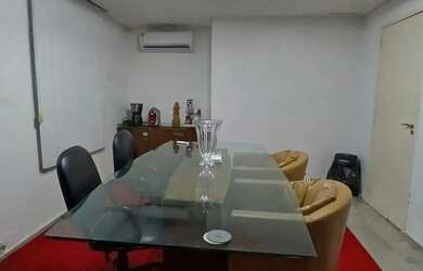 Imagem 6: Imóvel para venda tem 300 metros quadrados com 10 quartos em Ilha do...