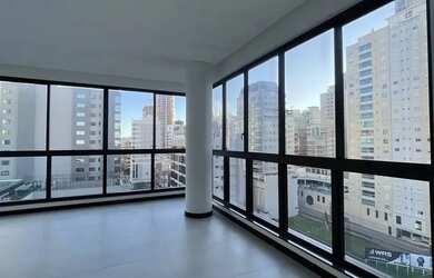 Imagem 3: Apartamento para venda tem 198 metros quadrados com 4 quartos