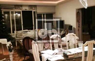 Imagem: O apartamento possui 3 Dormitórios, 1 Banheiro, 1 Vaga na garagem