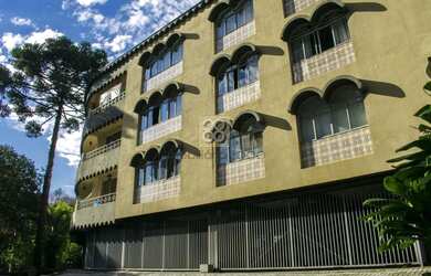 Imagem: O apartamento possui 3 Dormitórios, 1 Banheiro, 1 Vaga na garagem