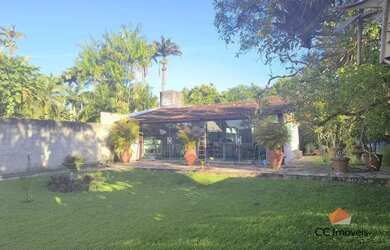 Imagem: A casa em condomínio possui 1 Dormitório, 2 Banheiros, 4 Vagas