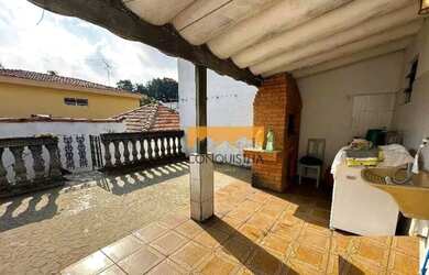 Imagem: A casa possui 4 Dormitórios, 3 Banheiros, 4 Vagas na garagem