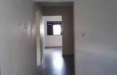 Imagem: A casa possui 2 Dormitórios, 2 Banheiros e 1 Vaga na garagem