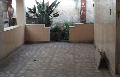 Imagem: A casa possui 5 Dormitórios, 4 Banheiros, 1 Vaga na garagem