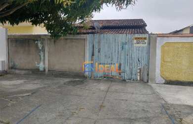 Imagem: A casa possui 3 Dormitórios, 1 Banheiro, 1 Vaga na garagem