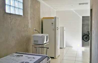 Imagem: A casa possui 3 Dormitórios, 1 Banheiro, 4 Vagas na garagem