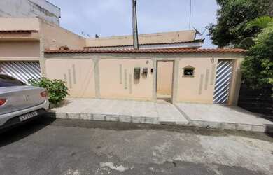 Imagem: A casa possui 2 Dormitórios, 1 Banheiro, 1 Vaga na garagem