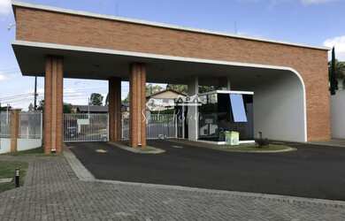 Imagem: A casa em condomínio possui 3 Dormitórios, 1 Banheiro, 2 Vagas