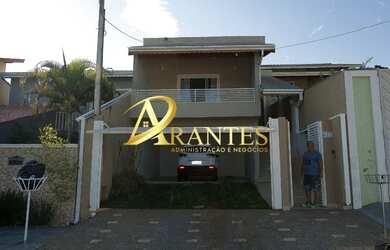 Imagem: A casa possui 3 Dormitórios, 1 Banheiro, 4 Vagas na garagem