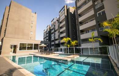 Imagem: A casa possui 3 Dormitórios, 3 Banheiros, 2 Vagas na garagem