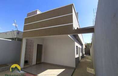 Imagem: A casa possui 3 Dormitórios, 2 Banheiros, 1 Vaga na garagem