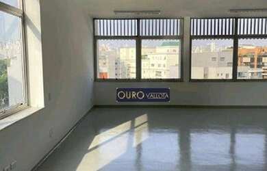 Imagem: O depósito possui 2 Vagas na garagem, 338m² de Área e está