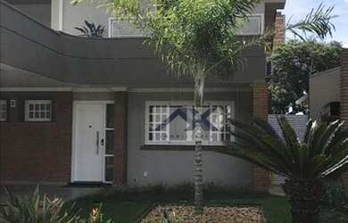 Imagem: A casa em condomínio possui 3 Dormitórios, 4 Banheiros, 330m²