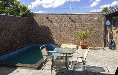 Imagem: A casa em condomínio possui 3 Dormitórios, 3 Banheiros, 4