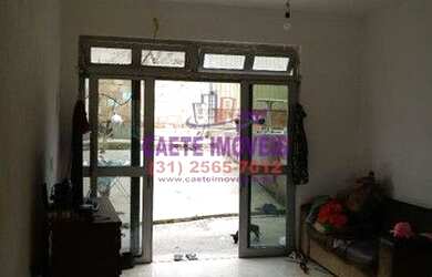 Imagem: A casa possui 4 Dormitórios, 2 Banheiros, 1 Vaga na garagem