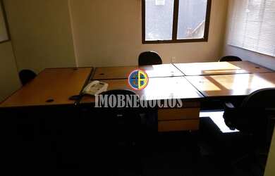 Imagem: O depósito possui 1 Vaga na garagem e 40m² de Área e está