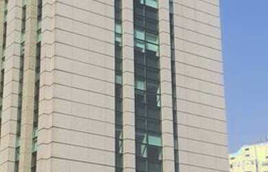 Imagem: O depósito possui 2 Vagas na garagem, 90m² de Área e está