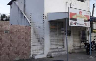 Imagem: A casa possui 3 Dormitórios, 3 Banheiros, 5 Vagas na garagem