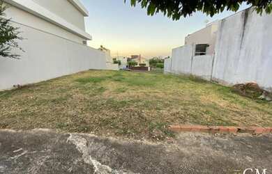 Imagem: O terreno possui 252m² de Área e está localizado em Porto