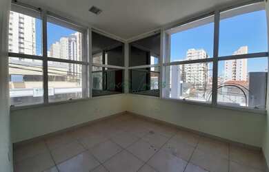 Imagem: O depósito possui 1 Vaga na garagem, 33m² de Área e está